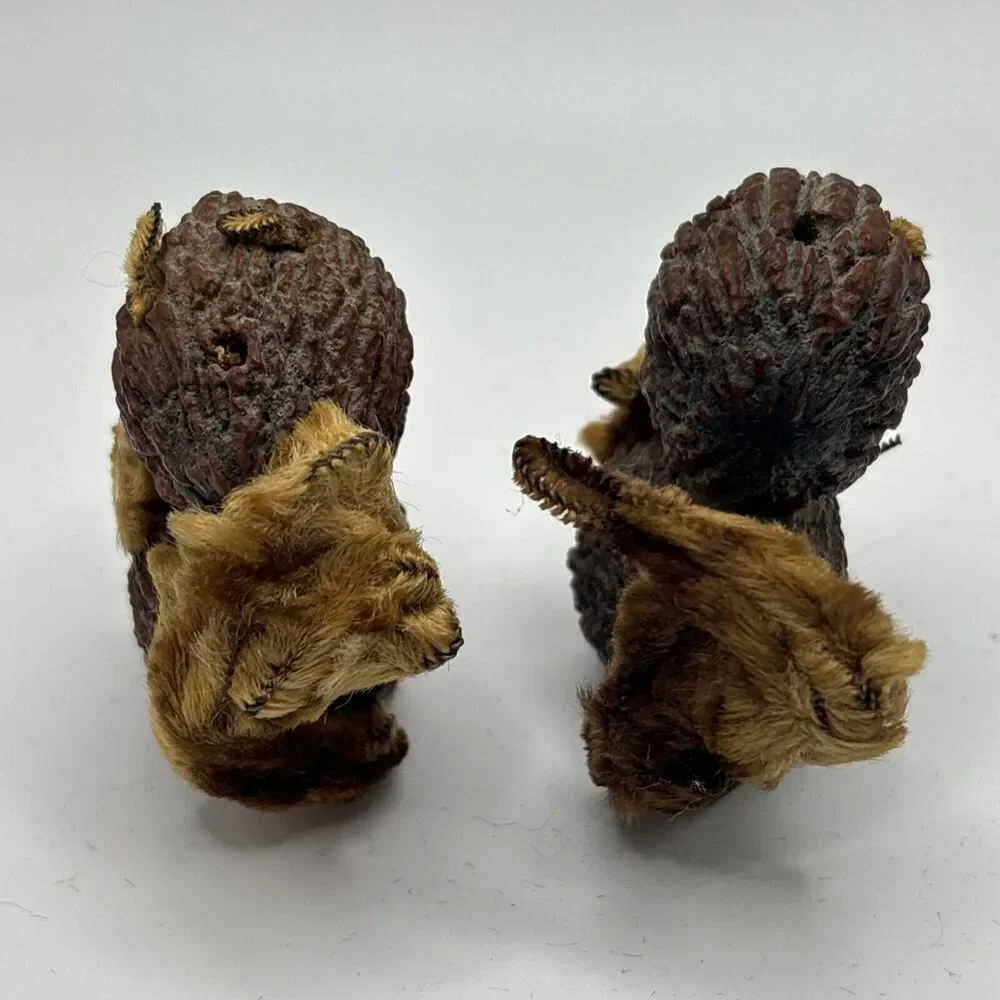 VINTAGE ANTIQUE SALT AND PEPPER SHAKERS SQUIRRELS MADE FROM WALNUTS RARE